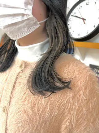 カラー リンダ所属・ベージュ/顔周り カット/スズキのヘアスタイル