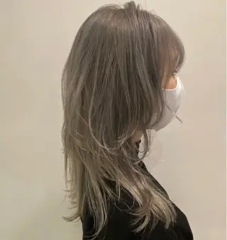 カラー ブリーチカラー×艶 🍨mihoのヘアスタイル