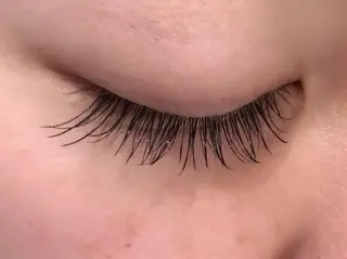 マツエク・マツパ 岡田詩織 MODE Ks松原店のヘアスタイル