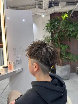 ショート カラー メンズ R/🤎 パーマ＆ブリーチ🔥のヘアスタイル