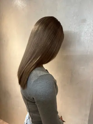 ミディアム ハラちゃんカット✂︎ 透明感🩵ケアカラーのヘアスタイル