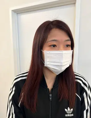 セミロング オノ アイラのヘアスタイル