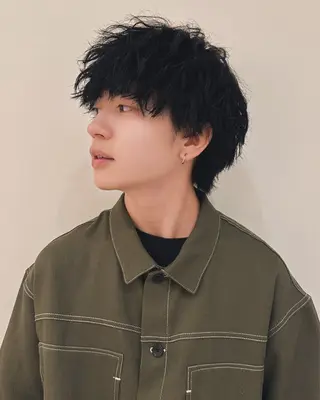 メンズ フェザーパーマ 安藝颯/メンズカットのヘアスタイル