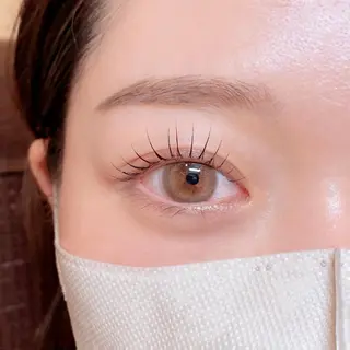 マツエク・マツパ miien(SALONVILLAGE内)所属・MOE /渋谷・明治神宮前のマツエク・マツパデザイン