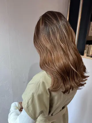 セミロング カラー Bei Licoldo.Atole  ベイリコルド アトリ所属・ブリーチ、縮毛 髪質改善　宮城一真のヘアスタイル