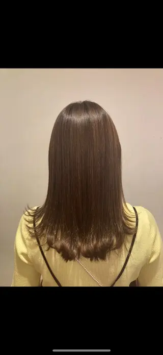 セミロング レナーク イスト ひとみのヘアスタイル