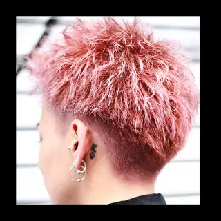 ショート カラー 及川シゲル 髪質改善講師のヘアスタイル