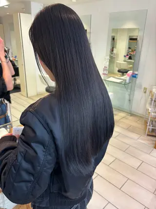 ロング ma'am Zee所属・石川 葵のヘアスタイル