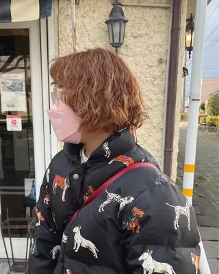 ショート パーマ tomo🍒パーマ ハイトーン似合わせのヘアスタイル