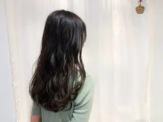 ミディアム カラー 伊藤 康乃のヘアスタイル