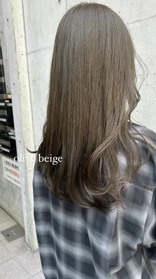 ロング カラー ミウラナツサ /レイヤーカットのヘアスタイル