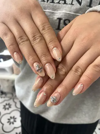 ネイル koyu 🩶のネイルデザイン