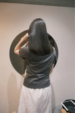 セミロング カラー ハルカ/透け感カラー /顔周りレイヤーのヘアスタイル