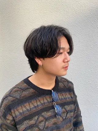 ミディアム メンズ 柏のセンターパート のプロ関口 柊太のヘアスタイル