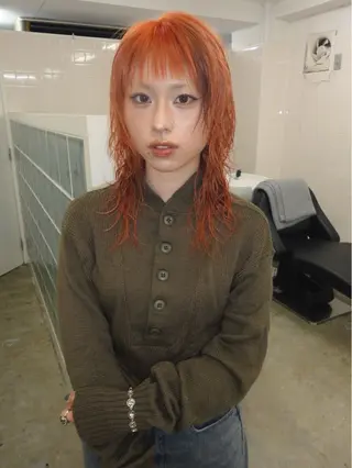 セミロング カラー 楪所属・チヒロ/パーマ /ショートのヘアスタイル