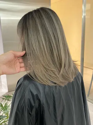 セミロング カラー ハイライト、レイヤー カット/西梅田/中西のヘアスタイル