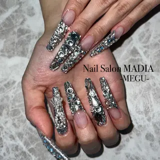 ネイル MADIA藤沢所属・MADIA MEGUのネイルデザイン