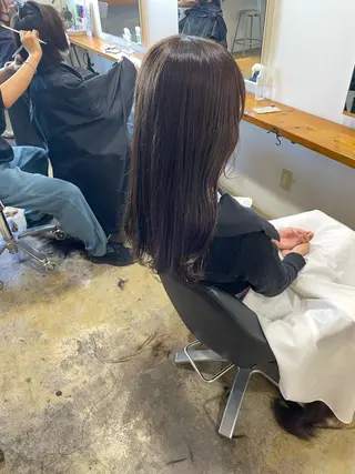 ロング カラー MIOベージュカラー 柔らかいカラーのヘアスタイル