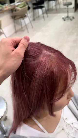 ロング VIEW　BLEACH所属・ハイトーンカラー/ 艶髪カラー/タクミのヘアスタイル
