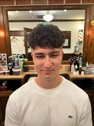 ショート ヒロ銀座バーバーショップ丸の内所属・秋山 琳太のヘアスタイル