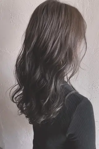 セミロング カラー パーマ ナツメダ ダイキのヘアスタイル