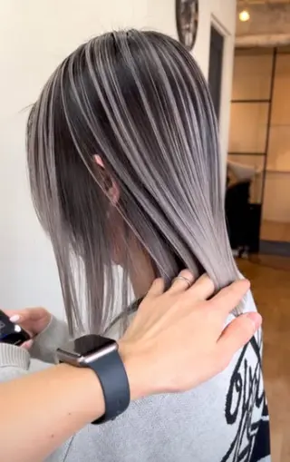 ミディアム カラー シャドールーツ美容師 篠原康太のヘアスタイル