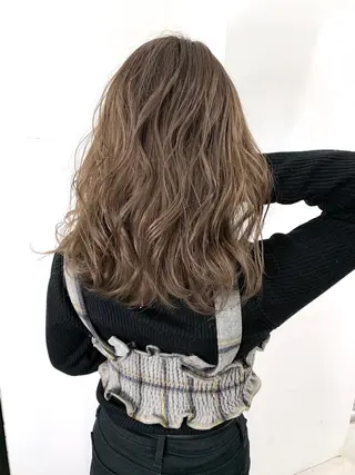 セミロング カラー 👑圧倒的カラー👑 佐々木祐希のヘアスタイル