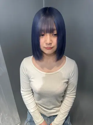 セミロング カラー PELE ハイトーン RIMUのヘアスタイル