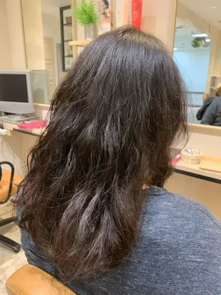 セミロング カラー 遊佐 瑞紀のヘアスタイル