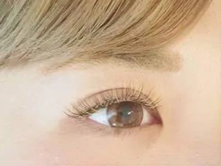 マツエク・マツパ 篠宮 琴音(店長)のネイルデザイン