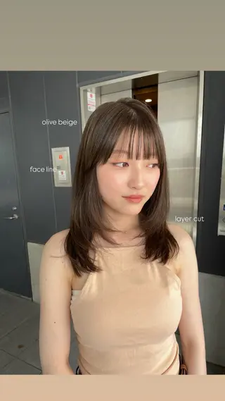 ミディアム aoi🤍 透明感カラーのヘアスタイル