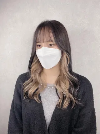 ロング _White所属・ＳＨＩ ＺＵのヘアスタイル