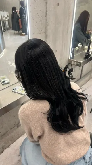 セミロング CYM所属・ワンカラー 🩷モエのヘアスタイル