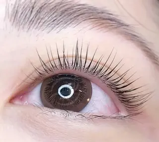 パーマ ビューティーリゾート麗所属・于 麗影のマツエク・マツパデザイン