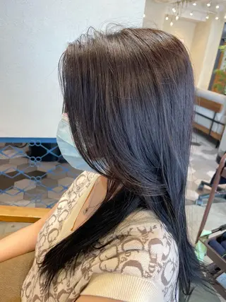 ロング Rin:nel hair所属・Takanishi くすみベージュカラーのヘアスタイル