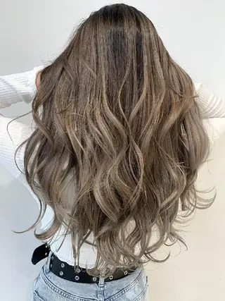 ロング カラー siesta by amble luxeのヘアスタイル