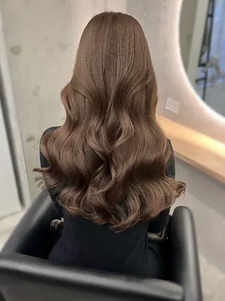 ロング 🩷Yui🩷 大人可愛い艶カラーのヘアスタイル