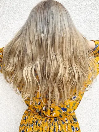 ロング カラー ✨ハイトーン✨透明感 ✨生神　優季のヘアスタイル