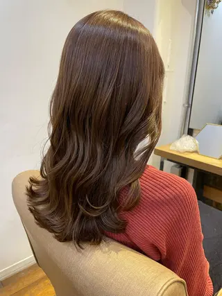 セミロング カラー あずまぐち めぐみのヘアスタイル