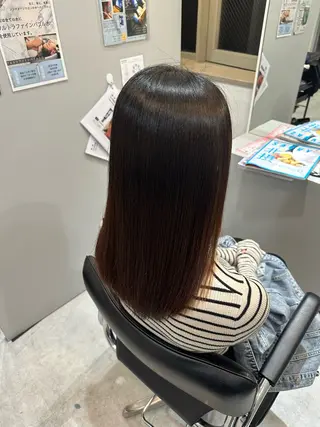 セミロング 縮毛矯正／透明感カラ ー／西梅田/川上京香のヘアスタイル