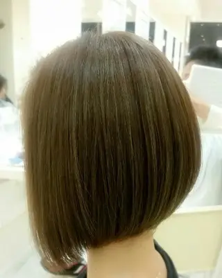 ショート カラー 須賀 一美のヘアスタイル