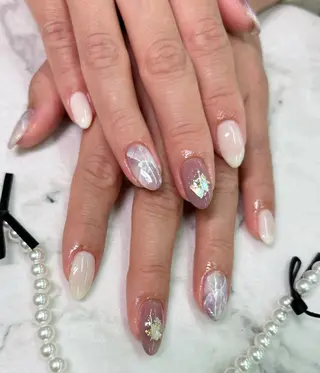 ネイル 秋元 琴音のネイルデザイン