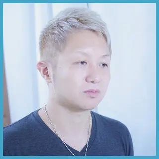 ショート カラー 小沢 佑次のヘアスタイル