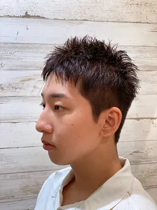 ショート メンズ 波巻き／ツイスパ／天 王寺／タニオクトモヤのヘアスタイル