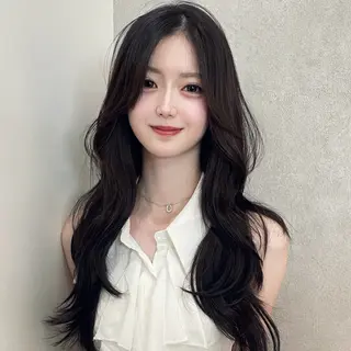 セミロング ハッシュカット🖤 レイヤー/透けカラーのヘアスタイル