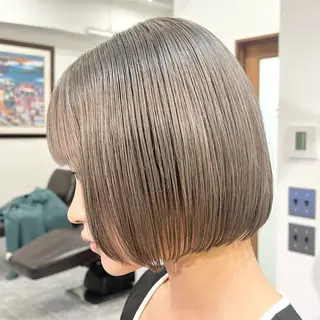 ショート カラー Ami ブリーチ/ハイトーンのヘアスタイル