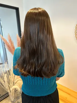 セミロング カラー yuika .のヘアスタイル