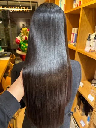 セミロング afloatkobe所属・美髪/髪質改善 川口凌弥のヘアスタイル