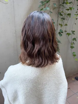 ミディアム パーマ 大橋 芽衣のヘアスタイル