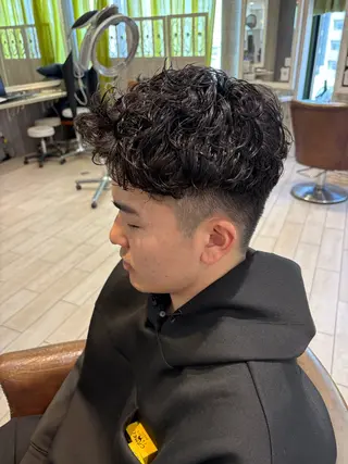 パーマ メンズ 増渕 駿介のヘアスタイル